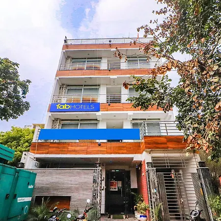 Fabhotel Roadway Inn - Nr Yashobhoomi Convention Centre